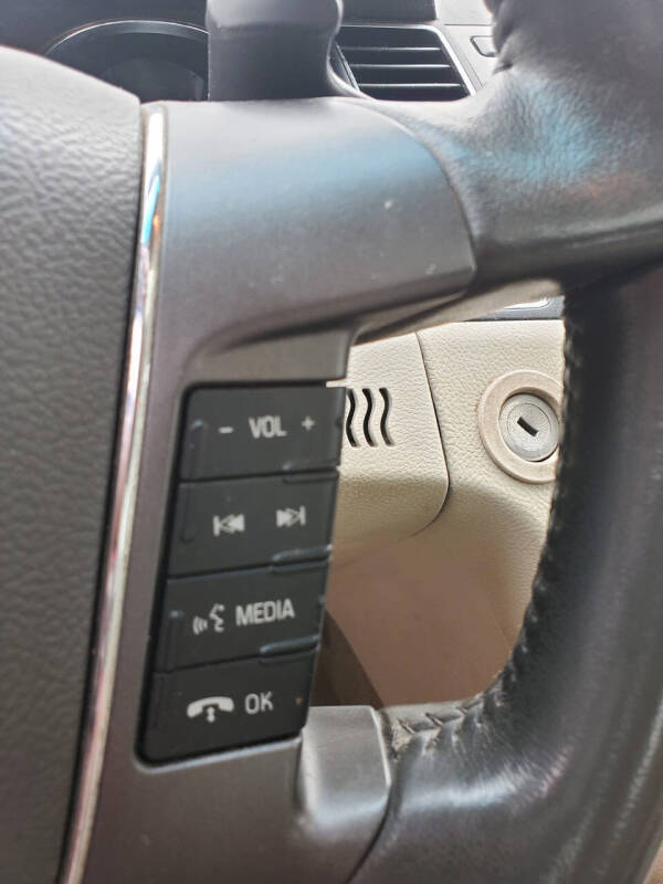 2011 Ford Taurus SEL