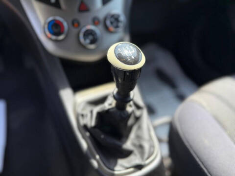 2013 Chevrolet Sonic LT Manual