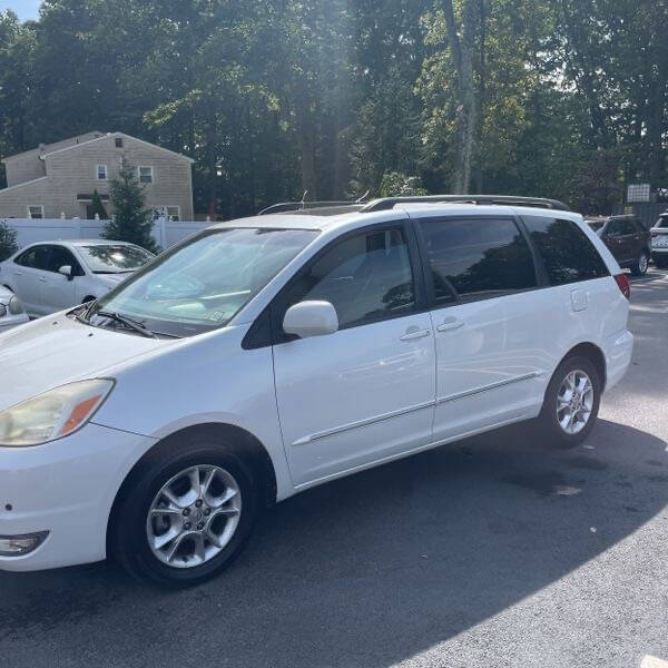 2004 Toyota Sienna for sale at Green Light Auto in Bridgeton, NJ