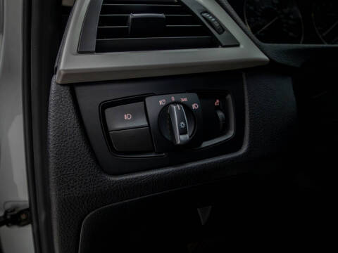 2012 BMW 3 Series 328i