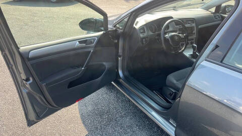 2016 Volkswagen Golf SportWagen