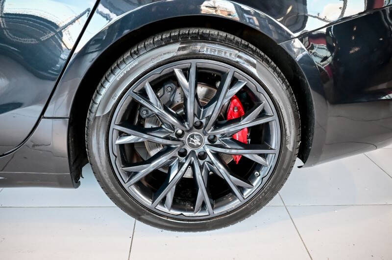 2022 Maserati Ghibli Modena Q4