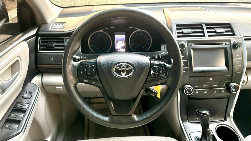 2017 Toyota Camry LE