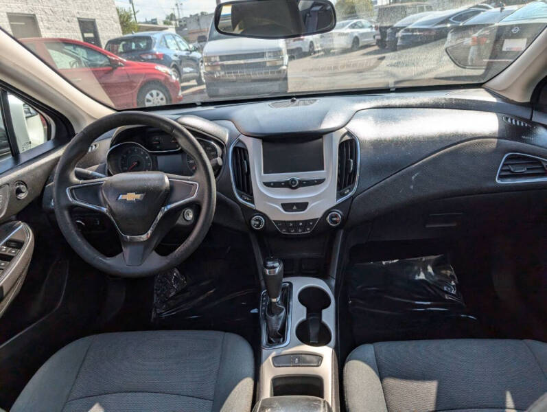 2017 Chevrolet Cruze LS Auto