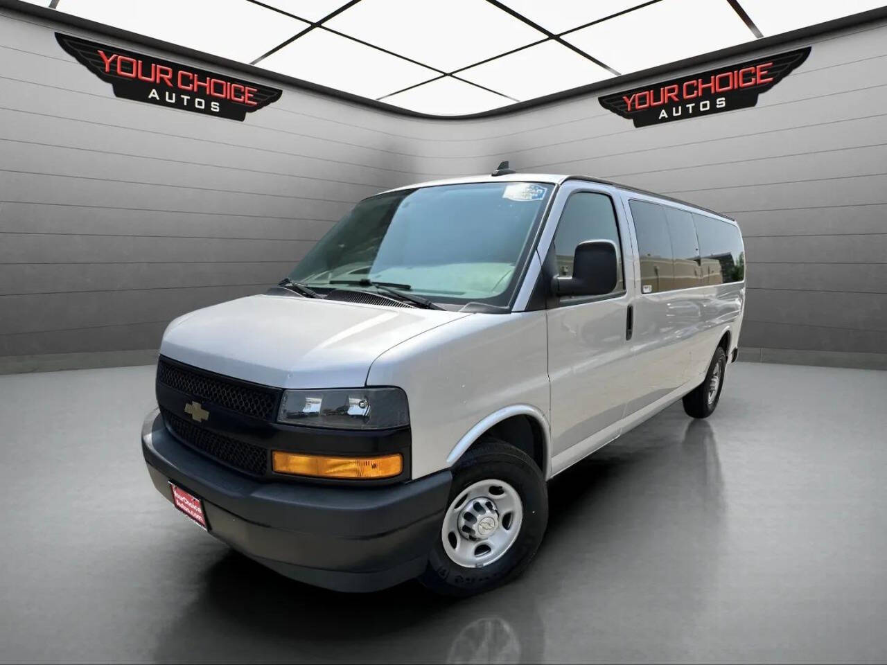 2020 Chevrolet Express LS 3500 3dr Extended Passenger Van's photo