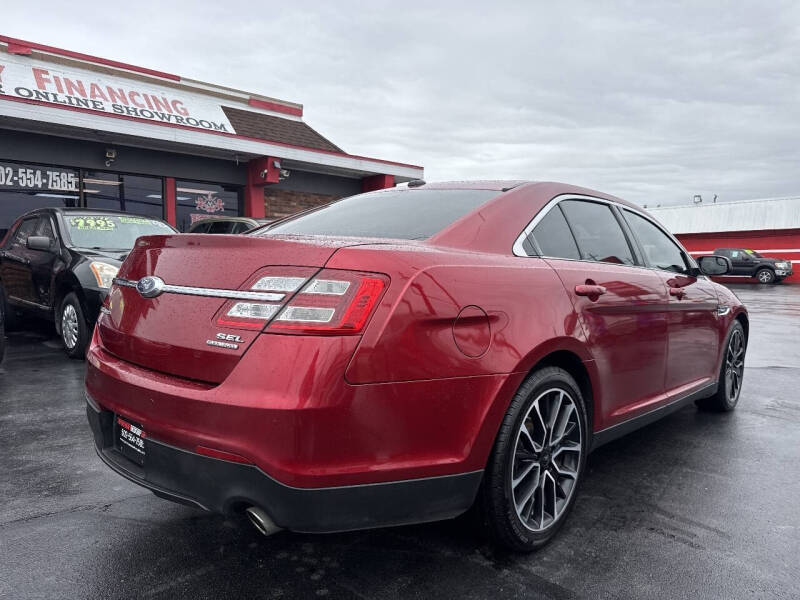 2018 Ford Taurus SEL