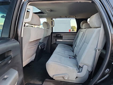 2016 Toyota Sequoia SR5