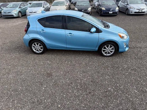 2016 Toyota Prius c Three