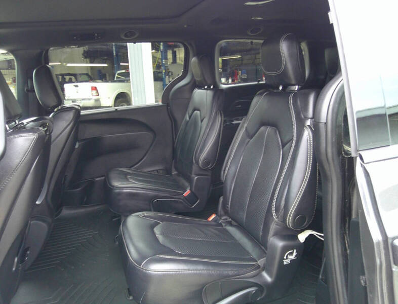 2022 Chrysler Pacifica Touring L