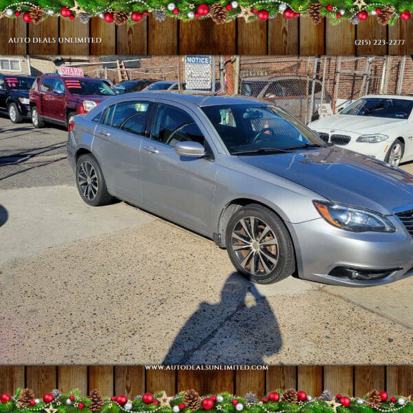 2013 Chrysler 200 Touring photo 1