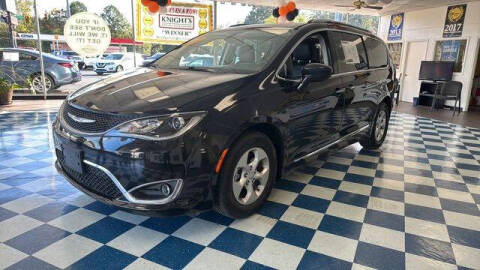 2017 Chrysler Pacifica Touring-L Plus