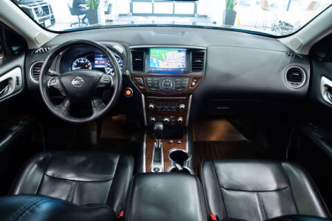 2017 Nissan Pathfinder Platinum