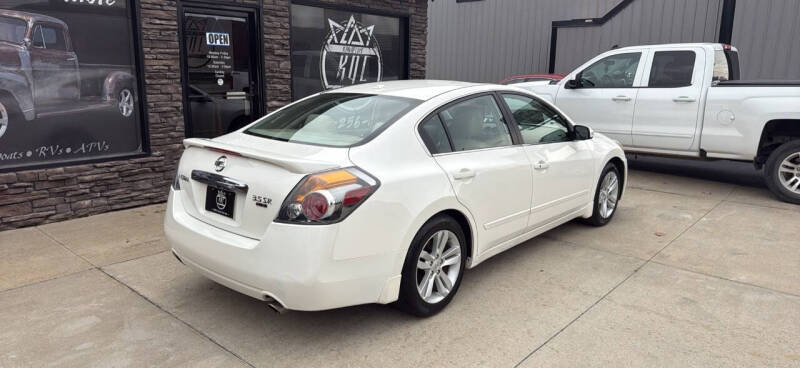 2011 Nissan Altima 3.5 SR