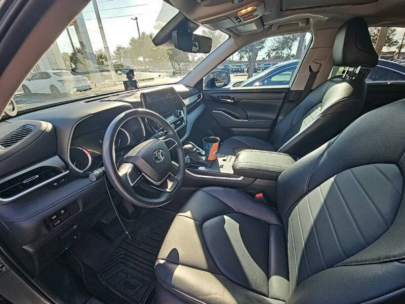 2024 Toyota Highlander XLE