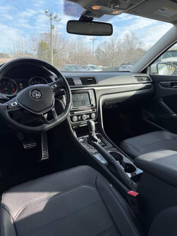 2019 Volkswagen Passat SE R-Line