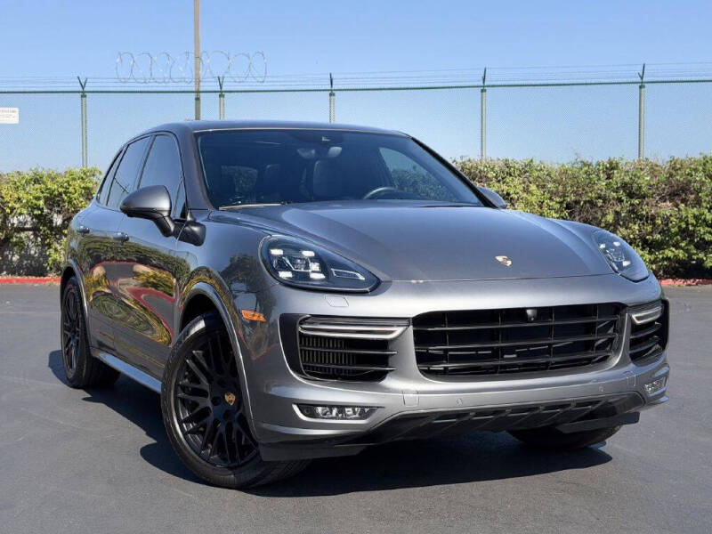 2017 Porsche Cayenne GTS