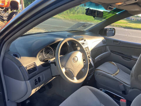 2005 Toyota Sienna CE 7 Passenger
