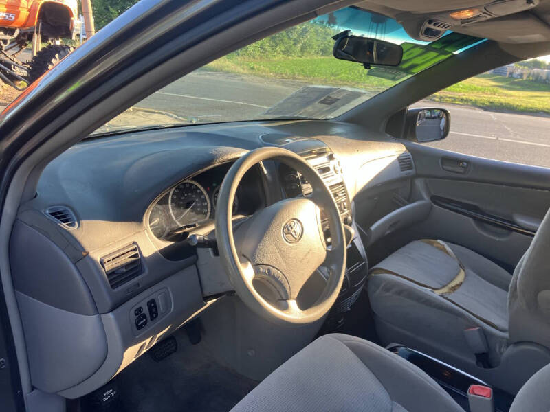 2005 Toyota Sienna CE 7 Passenger