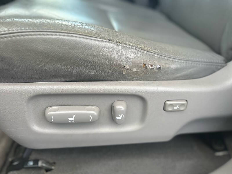 2005 Toyota Sequoia SR5