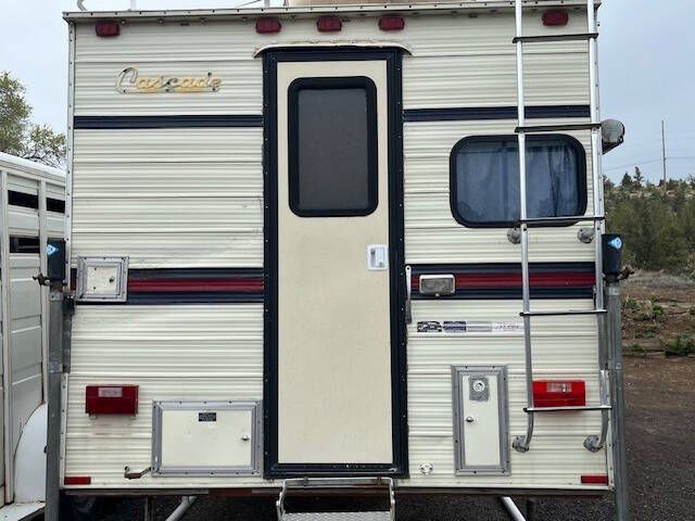 1991 Cascade 10 Ft Truck Camper