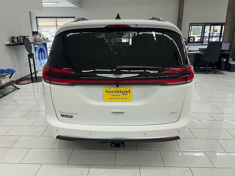 2026 Chrysler Pacifica Pinnacle