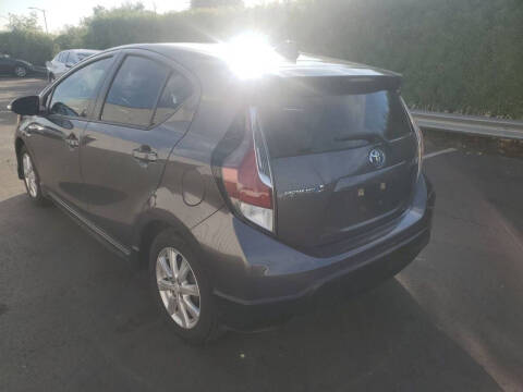 2017 Toyota Prius c Three