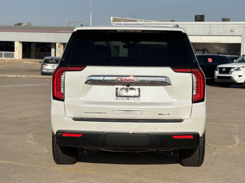 2023 GMC Yukon SLT