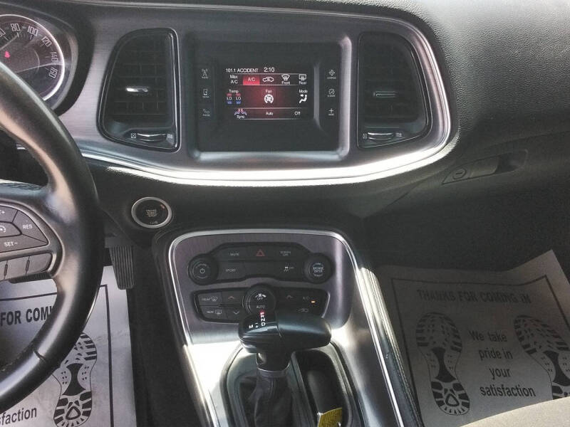 2017 Dodge Challenger SXT