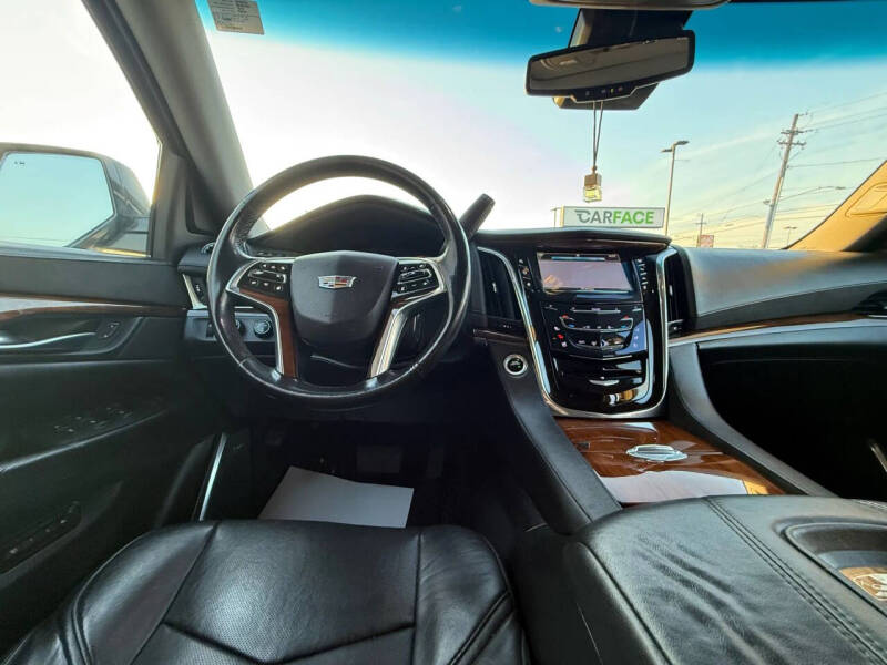 2016 Cadillac Escalade Luxury Collection