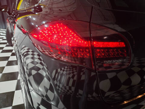 2013 Porsche Cayenne GTS