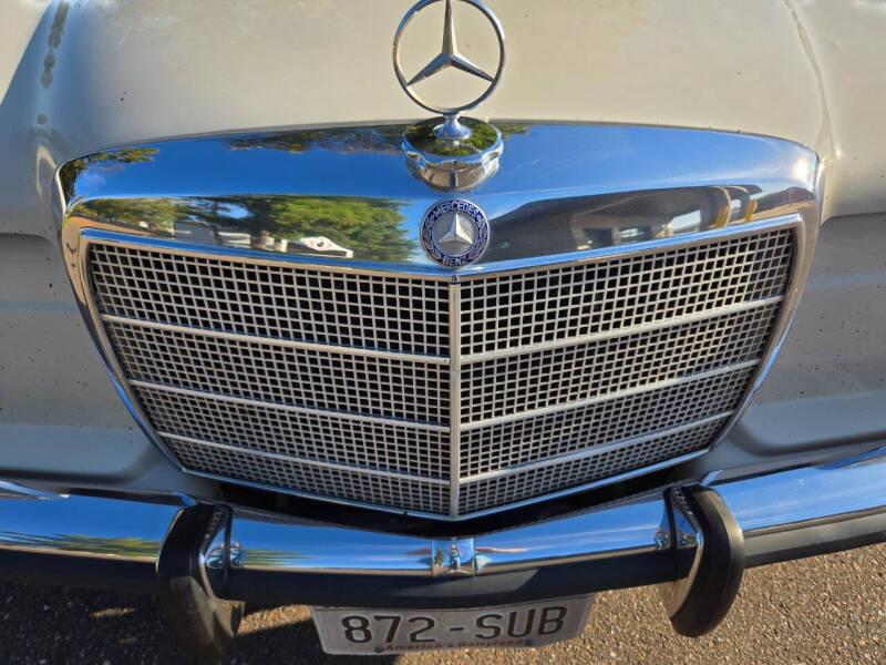 1972 Mercedes-Benz 220