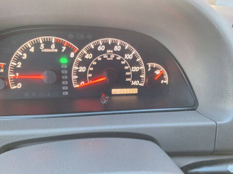 2005 Toyota Camry LE