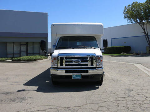 2024 Ford E-450