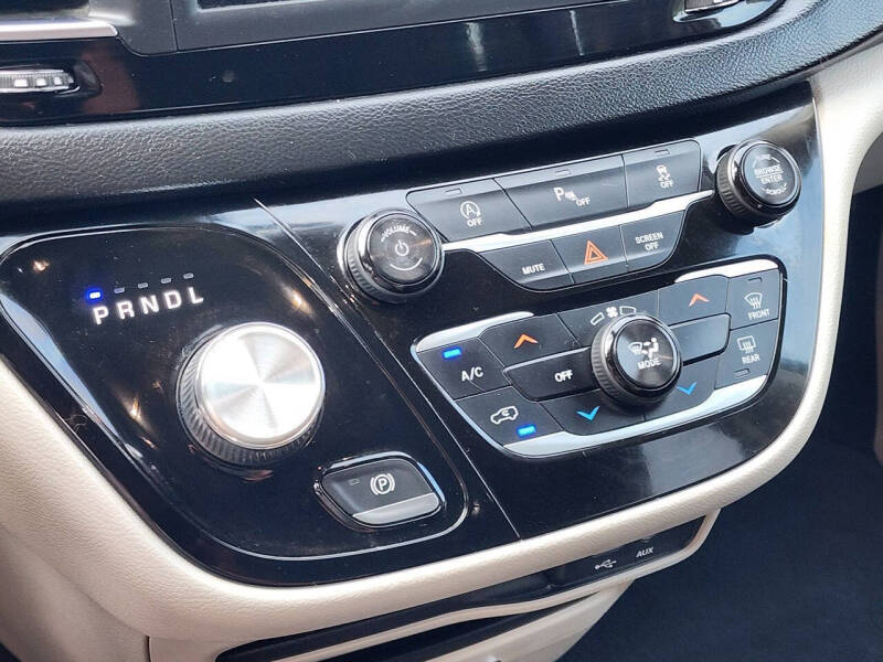 2018 Chrysler Pacifica LX