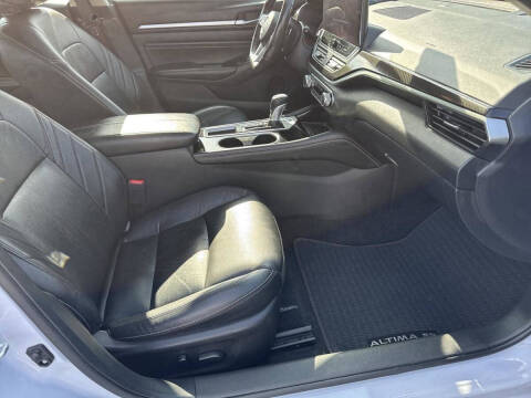 2023 Nissan Altima 2.5 SR