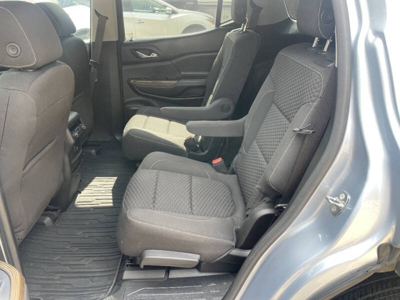 2017 GMC Acadia SLE-2