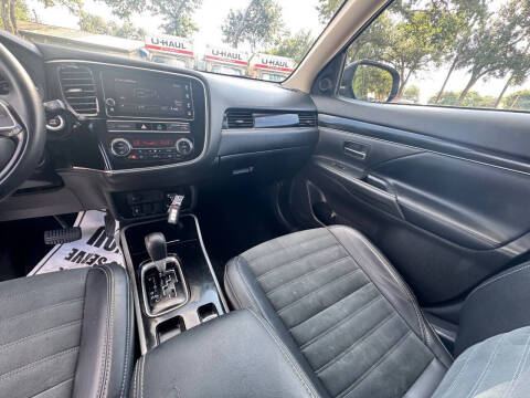 2019 Mitsubishi Outlander SE