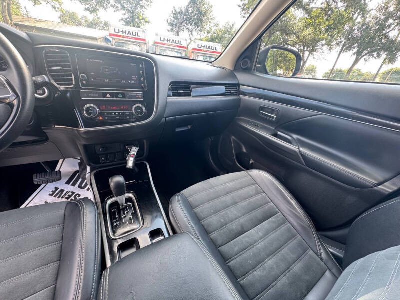 2019 Mitsubishi Outlander SE