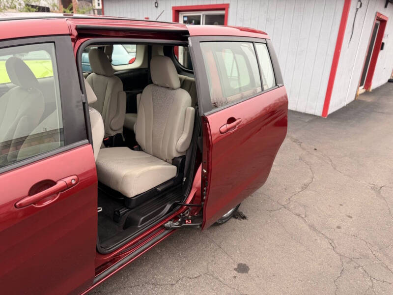 2012 Mazda MAZDA5 Sport