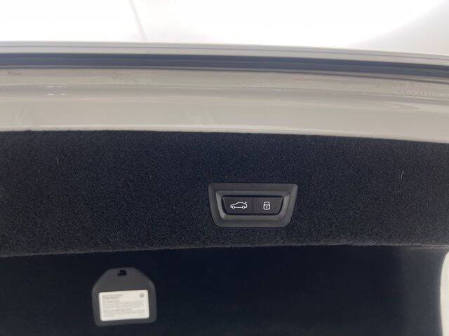 2025 BMW 7 Series 740i xDrive