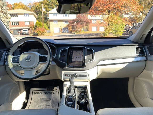 2018 Volvo XC90 T6 Momentum