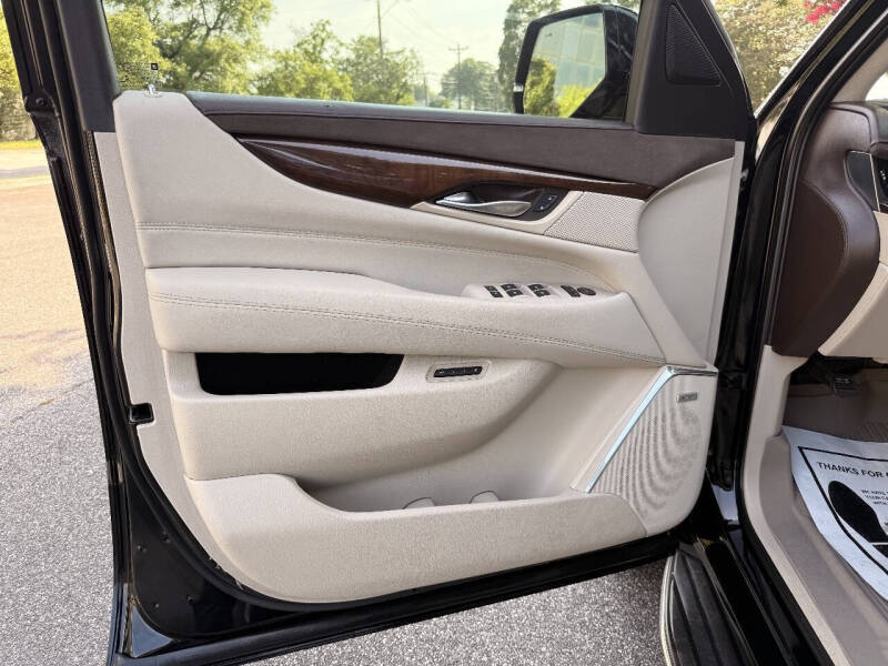 2017 Cadillac Escalade Luxury