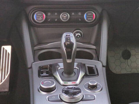 2025 Alfa Romeo Stelvio