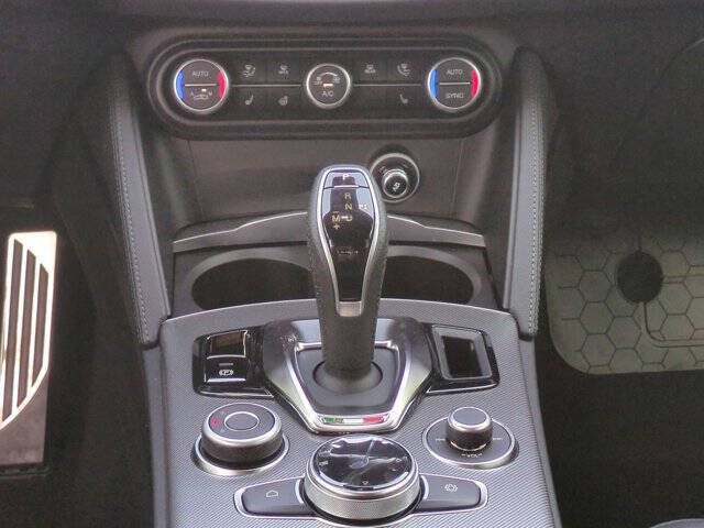 2025 Alfa Romeo Stelvio