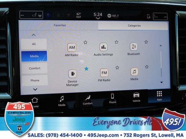 2026 Chrysler Pacifica Select