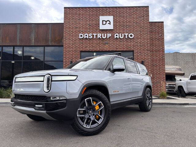 2024 Rivian R1S Adventure