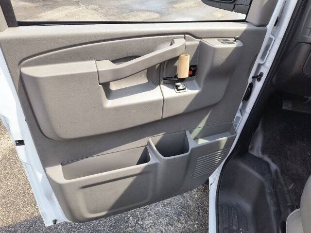 2025 Chevrolet Express 3500