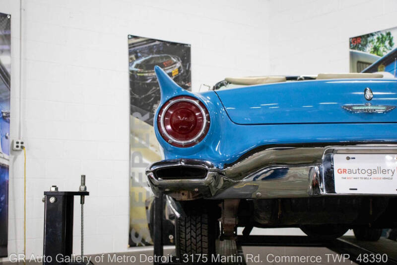 1957 Ford Thunderbird