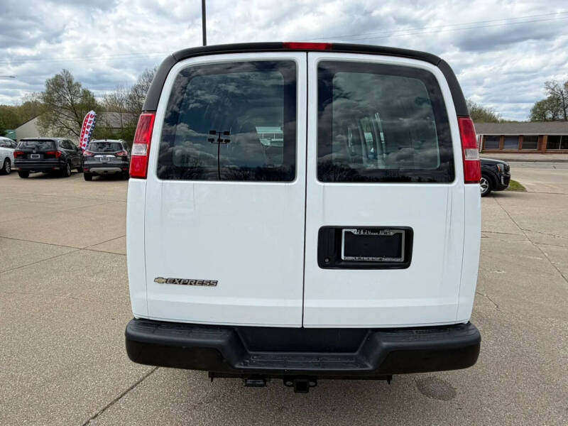 2017 Chevrolet Express 2500