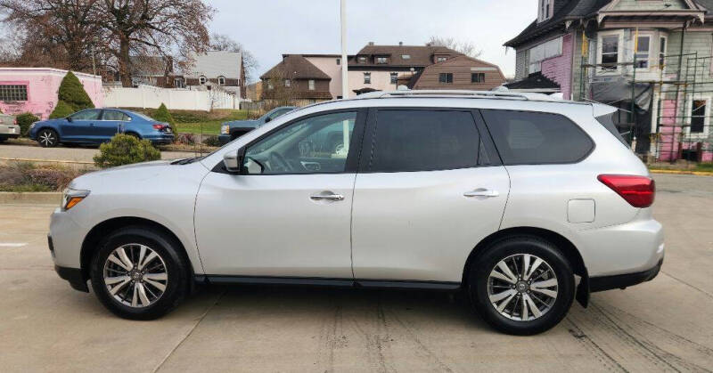 2019 Nissan Pathfinder S